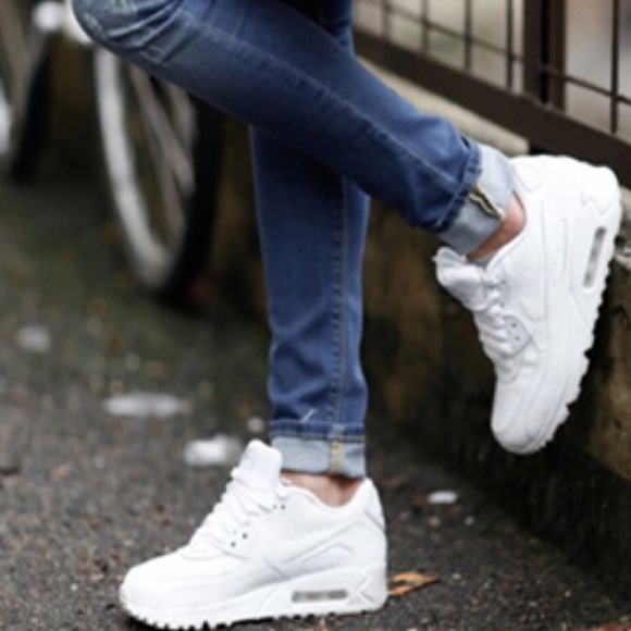 Nike air max 90 essential all white shoes NWT Nike air max 90 essential all white shoes NWT